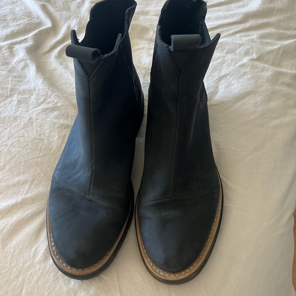 Toms Shoes - TOMS Skylar Chelsea Boot